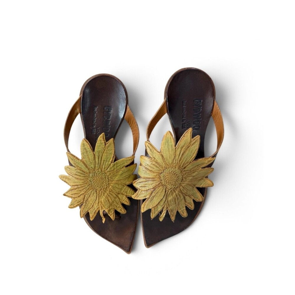 CYDWOQ Jupiter Sunflower Flat Leather Thong Sandals $298 Size EU 37 US 7